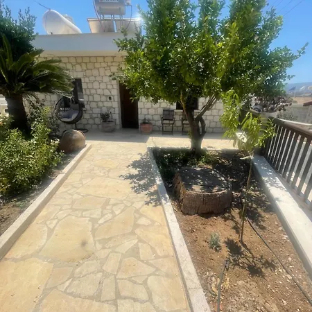 Σπίτι διακοπών Charming Stone House With Courtyard *